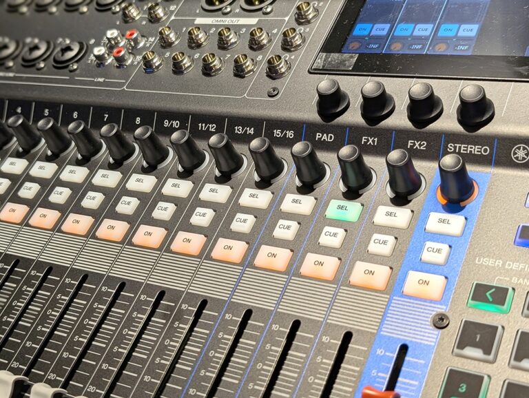 Yamaha MGX12/16 im Test, portabler digitaler Mixer