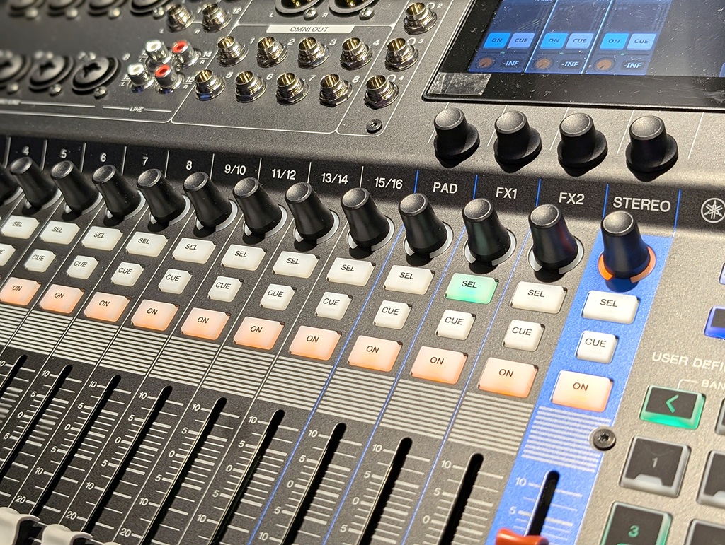 Yamaha MGX12/16 im Test, portabler digitaler Mixer