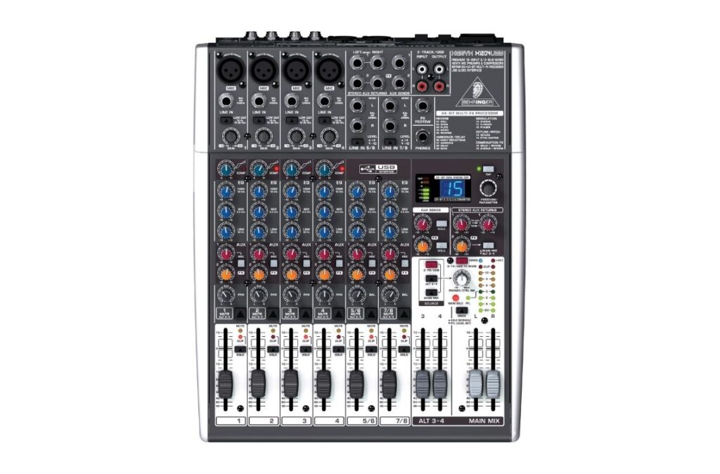 Die übersichtliche Bedienoberfläche mit One-Knob-Kompressoren, Aux-Wegen und separatem ALT-3/4-Bus sorgt für einen schnellen Workflow im Live- und Proberaumeinsatz.