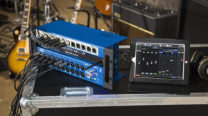 Soundcraft Ui24R Digitalmischpult mit Tablet-Steuerung im Live-Setup
